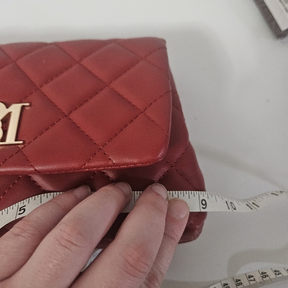 NWT! badgley Mischka Red Quilted Messenger Pearl Bag! - Picture 4 of 5